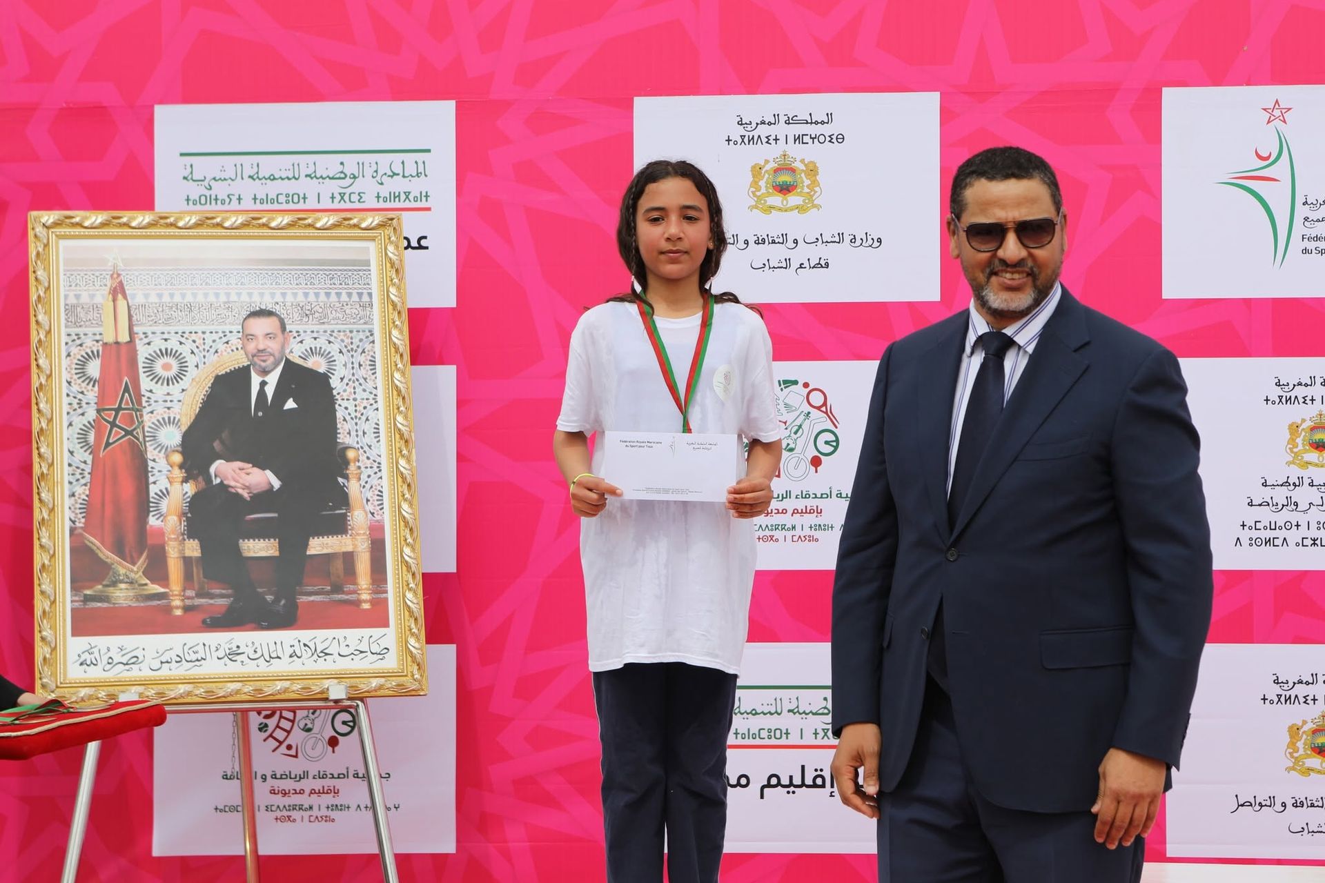 تتويج المشاركات في خطوات النصر النسائية بمديونة
